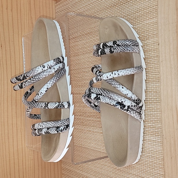 J/SLIDES TESS EMBOSSED STRAPPY SLIDE SANDAL sz8 - Picture 2 of 8